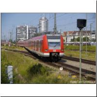 2006-07-04 S7 Ostbahnhof 423.149.jpg